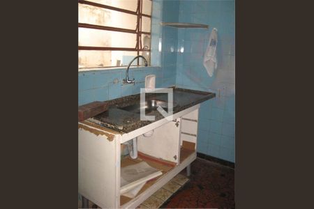 Casa à venda com 2 quartos, 206m² em Parque Vitoria, São Paulo