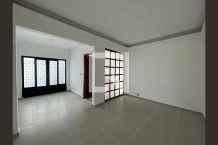 Casa à venda com 5 quartos, 250m² em Mirandópolis, São Paulo