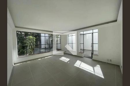 Casa à venda com 5 quartos, 250m² em Mirandópolis, São Paulo