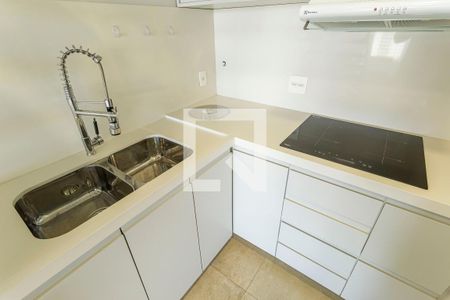 Cozinha de apartamento para alugar com 1 quarto, 87m² em Itaim Bibi, São Paulo