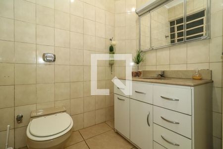 Banheiro de apartamento à venda com 3 quartos, 122m² em Santa Cecília, Porto Alegre