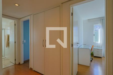 Corredor de apartamento à venda com 4 quartos, 170m² em Serra, Belo Horizonte
