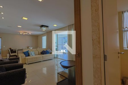 Entrada de apartamento à venda com 4 quartos, 170m² em Serra, Belo Horizonte