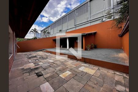 Quintal de casa à venda com 5 quartos, 430m² em Chácara Monte Alegre, São Paulo