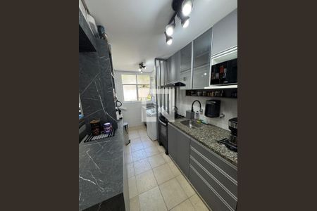 Cozinha de apartamento à venda com 2 quartos, 81m² em Santo Antônio, Porto Alegre