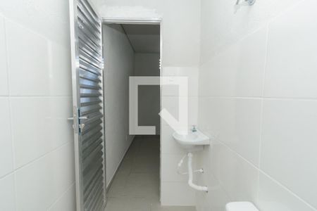 Banheiro de kitnet/studio para alugar com 1 quarto, 45m² em Monte Castelo, Contagem