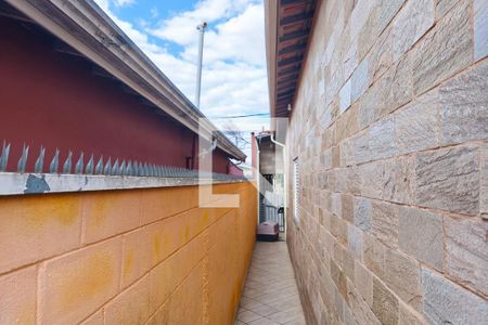 Corredor - Quintal de casa à venda com 3 quartos, 150m² em Jardim Garcia, Campinas