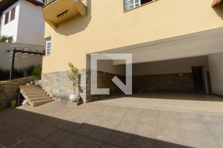 Garagem de casa à venda com 4 quartos, 587m² em Jardim Riacho das Pedras, Contagem