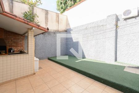Quintal de casa à venda com 4 quartos, 587m² em Jardim Riacho das Pedras, Contagem