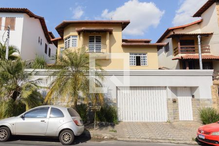 Fachada de casa à venda com 4 quartos, 587m² em Jardim Riacho das Pedras, Contagem