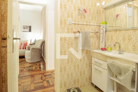Banheiro Social de apartamento para alugar com 2 quartos, 56m² em Rio Branco, Porto Alegre