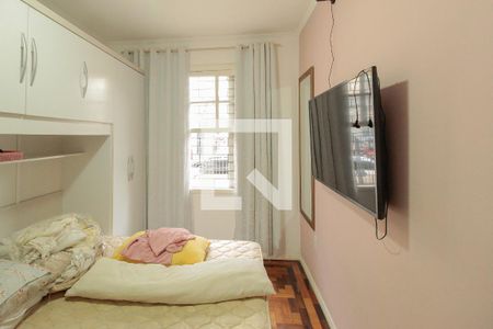 Quarto 1 de apartamento para alugar com 2 quartos, 56m² em Rio Branco, Porto Alegre