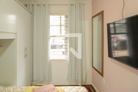 Quarto 1 de apartamento para alugar com 2 quartos, 56m² em Rio Branco, Porto Alegre