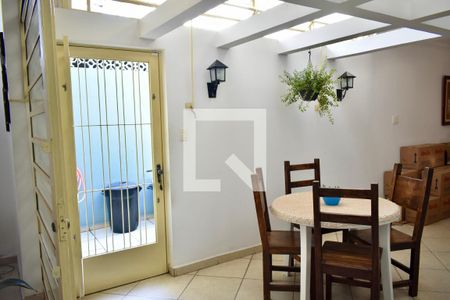 Sala de casa à venda com 3 quartos, 220m² em Planalto Paulista, São Paulo