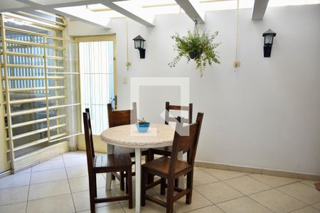 Sala de casa à venda com 3 quartos, 220m² em Planalto Paulista, São Paulo