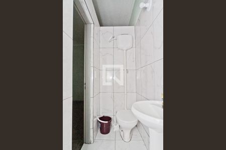 Banheiro de casa para alugar com 1 quarto, 35m² em Jardim Peri, São Paulo