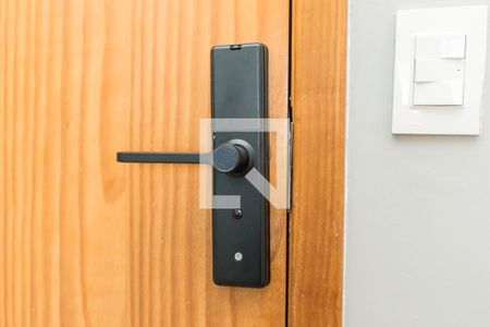 Sala - Fechadura eletrônica de apartamento para alugar com 2 quartos, 70m² em Irajá, Rio de Janeiro