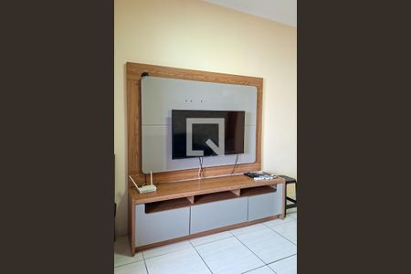 Sala de apartamento para alugar com 3 quartos, 95m² em Vila Tupi, Praia Grande