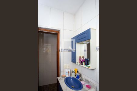 Banheiro Social 2 de casa à venda com 3 quartos, 100m² em Centro, Diadema