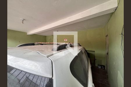 Garagem de casa à venda com 4 quartos, 180m² em Jardim Maracana, São Paulo