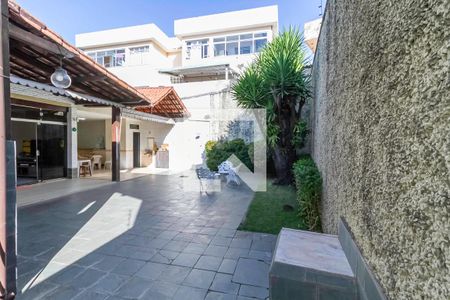 Quintal de casa à venda com 3 quartos, 222m² em Alto Caiçaras, Belo Horizonte