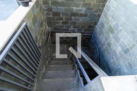 Escada de casa à venda com 3 quartos, 222m² em Alto Caiçaras, Belo Horizonte
