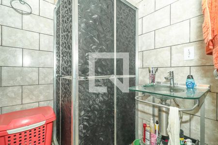 Banheiro de apartamento à venda com 2 quartos, 55m² em Humaitá, Porto Alegre