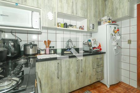 Cozinha de apartamento à venda com 2 quartos, 55m² em Humaitá, Porto Alegre