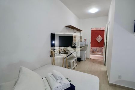 Sala de apartamento para alugar com 1 quarto, 25m² em Jardim Virginia, Guarujá