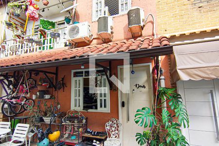 Fachada de casa de condomínio à venda com 2 quartos, 72m² em Jacarepaguá, Rio de Janeiro