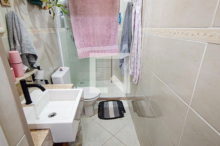 Banheiro da Suíte de casa de condomínio à venda com 2 quartos, 72m² em Jacarepaguá, Rio de Janeiro
