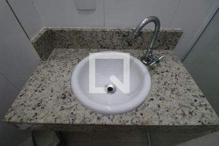Banheiro Social de apartamento para alugar com 1 quarto, 20m² em Jardim Virginia, Guarujá