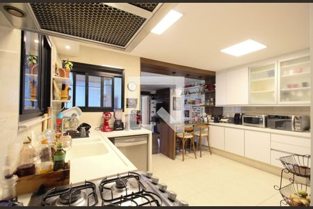 Cozinha de apartamento à venda com 4 quartos, 242m² em Jardim Morumbi, São Paulo