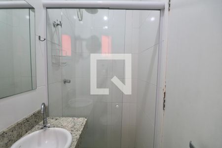 Banheiro Social de apartamento para alugar com 1 quarto, 20m² em Jardim Virginia, Guarujá