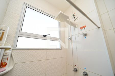 Banheiro Social de apartamento à venda com 2 quartos, 65m² em Costa E Silva, Porto Alegre