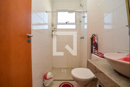 Banheiro Social de apartamento à venda com 2 quartos, 65m² em Costa E Silva, Porto Alegre