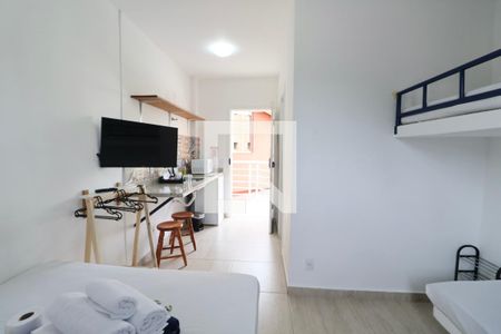 Sala de apartamento para alugar com 1 quarto, 20m² em Jardim Virginia, Guarujá