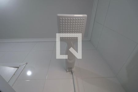Banheiro Social de apartamento para alugar com 1 quarto, 20m² em Jardim Virginia, Guarujá