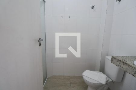 Banheiro Social de apartamento para alugar com 1 quarto, 20m² em Jardim Virginia, Guarujá