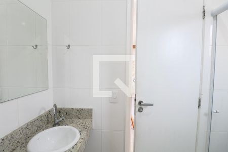 Banheiro Social de apartamento para alugar com 1 quarto, 20m² em Jardim Virginia, Guarujá