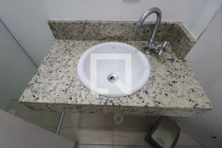 Banheiro Social de apartamento para alugar com 1 quarto, 29m² em Jardim Virginia, Guarujá
