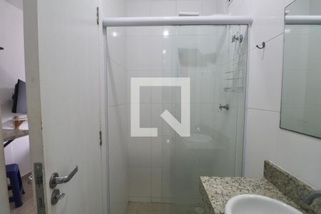 Banheiro Social de apartamento para alugar com 1 quarto, 29m² em Jardim Virginia, Guarujá