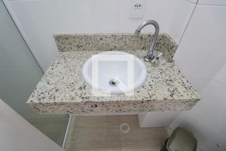 Banheiro Social de apartamento para alugar com 1 quarto, 20m² em Jardim Virginia, Guarujá