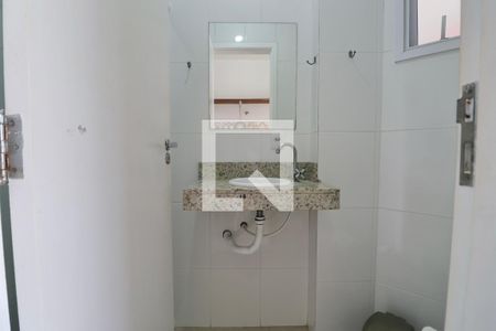 Banheiro Social de apartamento para alugar com 1 quarto, 20m² em Jardim Virginia, Guarujá