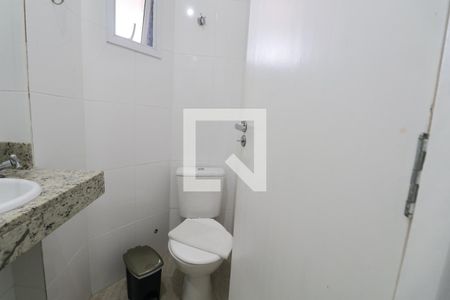 Banheiro Social de apartamento para alugar com 1 quarto, 20m² em Jardim Virginia, Guarujá