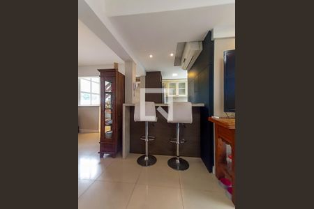 Cozinha de casa de condomínio à venda com 3 quartos, 240m² em Teresópolis, Porto Alegre