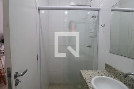 Banheiro Social de apartamento para alugar com 1 quarto, 20m² em Jardim Virginia, Guarujá