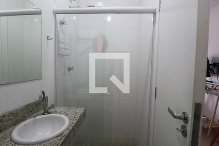 Banheiro Social de apartamento para alugar com 1 quarto, 20m² em Jardim Virginia, Guarujá