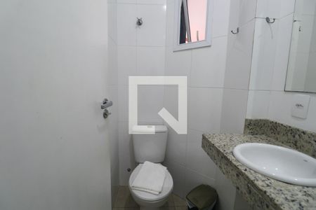 Banheiro Social de apartamento para alugar com 1 quarto, 20m² em Jardim Virginia, Guarujá