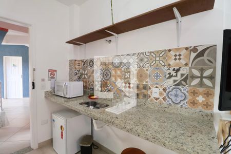Cozinha de apartamento para alugar com 1 quarto, 20m² em Jardim Virginia, Guarujá